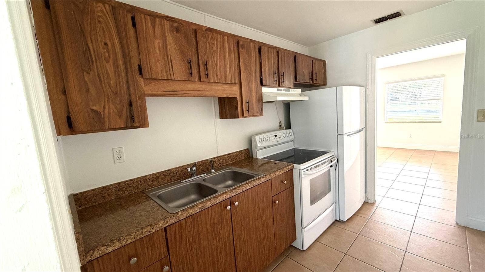 406 E HIBISCUS DRIVE, Lakeland, FL 33803 406 E HIBISCUS DRIVE, Lakeland, FL 33803