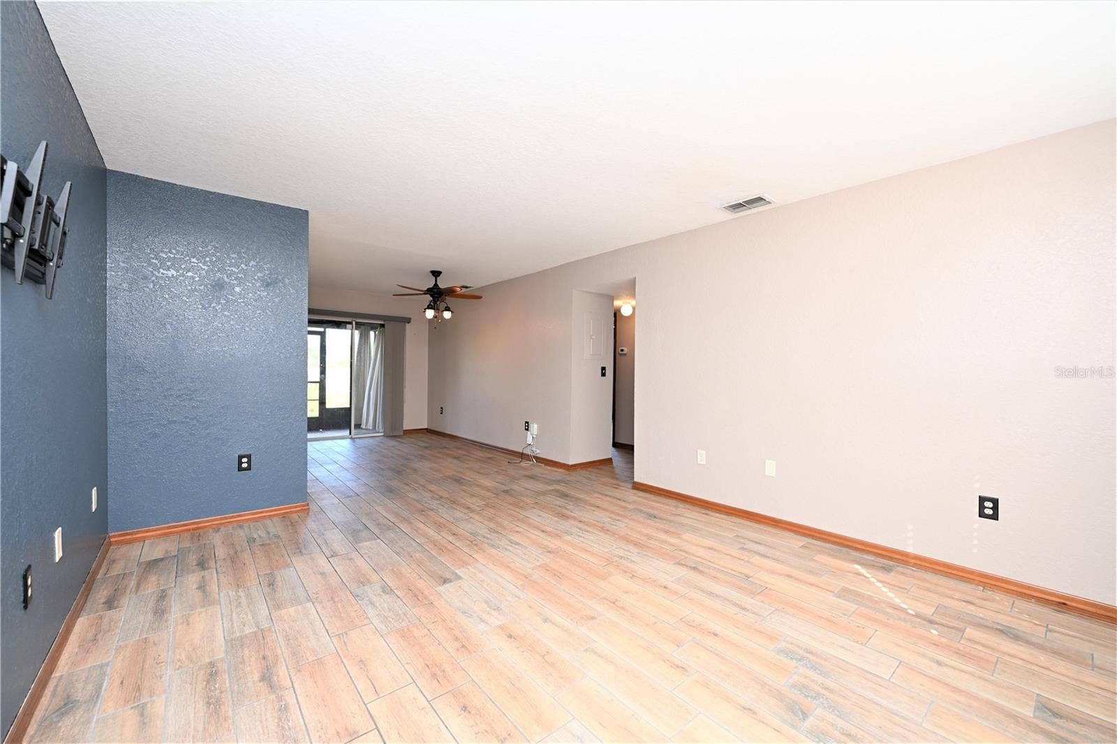 1920 E EDGEWOOD DRIVE, #R3, Lakeland, FL 33803 1920 E EDGEWOOD DRIVE, #R3, Lakeland, FL 33803