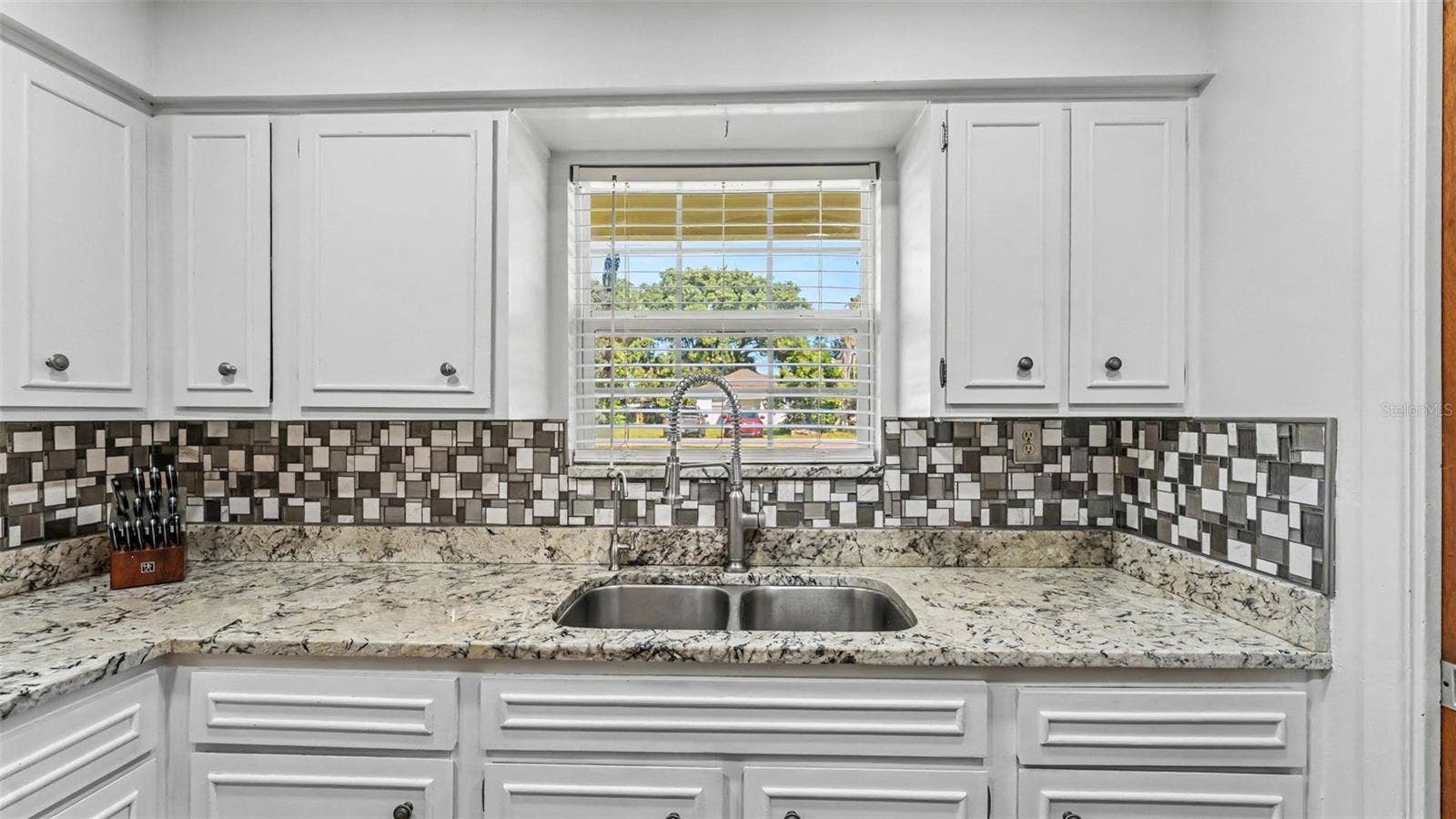 455 LYLE PARKWAY, Bartow, FL 33830 Kitchen