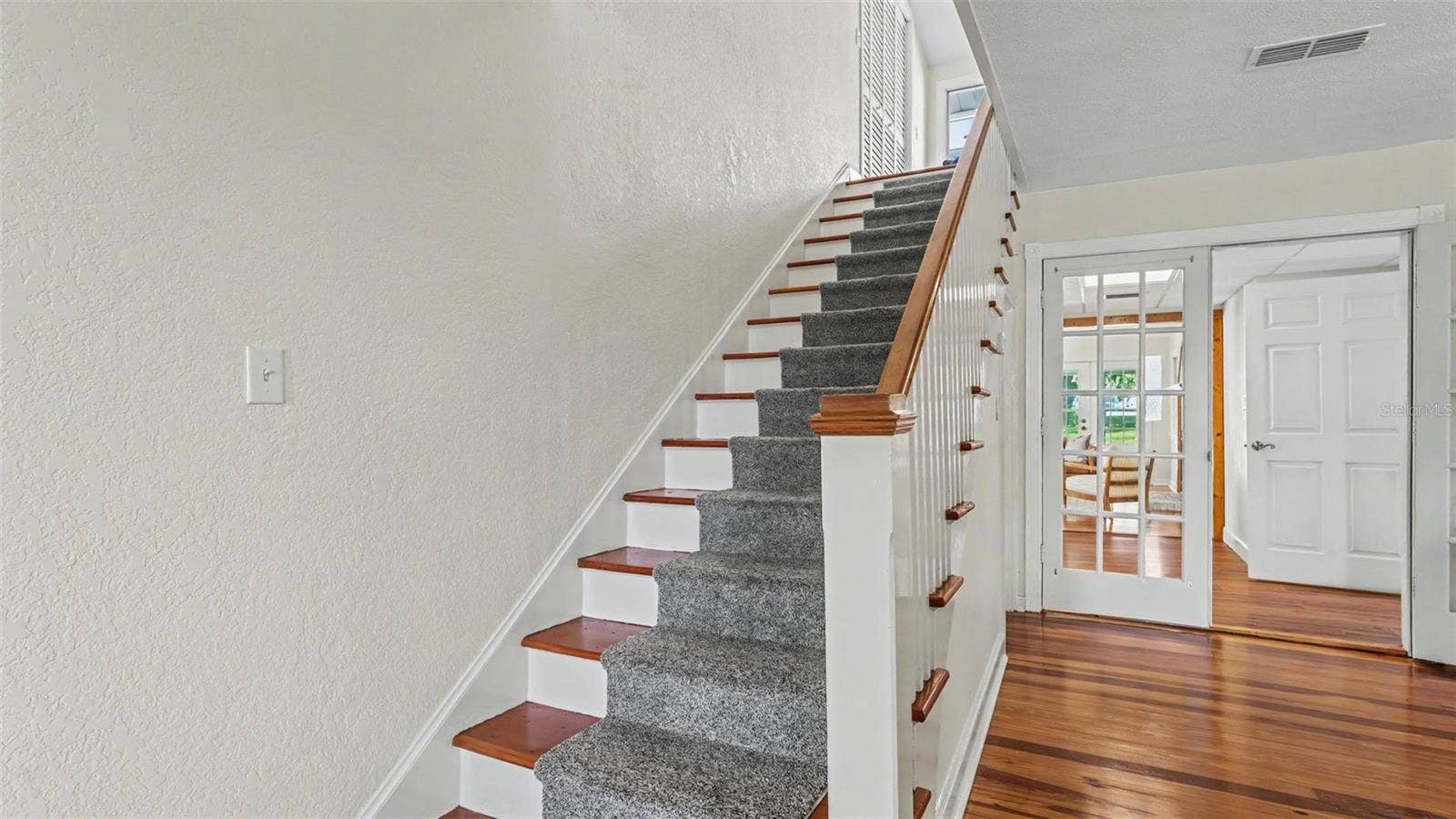 1542 LAKE ARIANA BOULEVARD, Auburndale, FL 33823