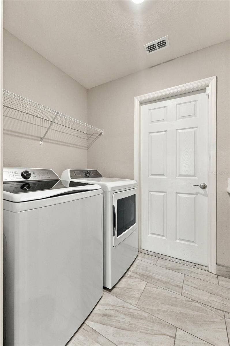 1036 ARUBA AVENUE, Mulberry, FL 33860