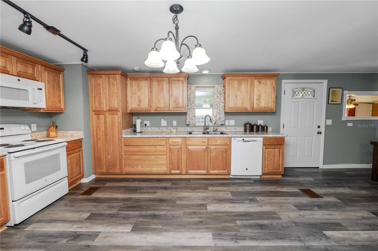 918 PINE RIDGE DRIVE, Lakeland, FL 33809 918 PINE RIDGE DRIVE, Lakeland, FL 33809