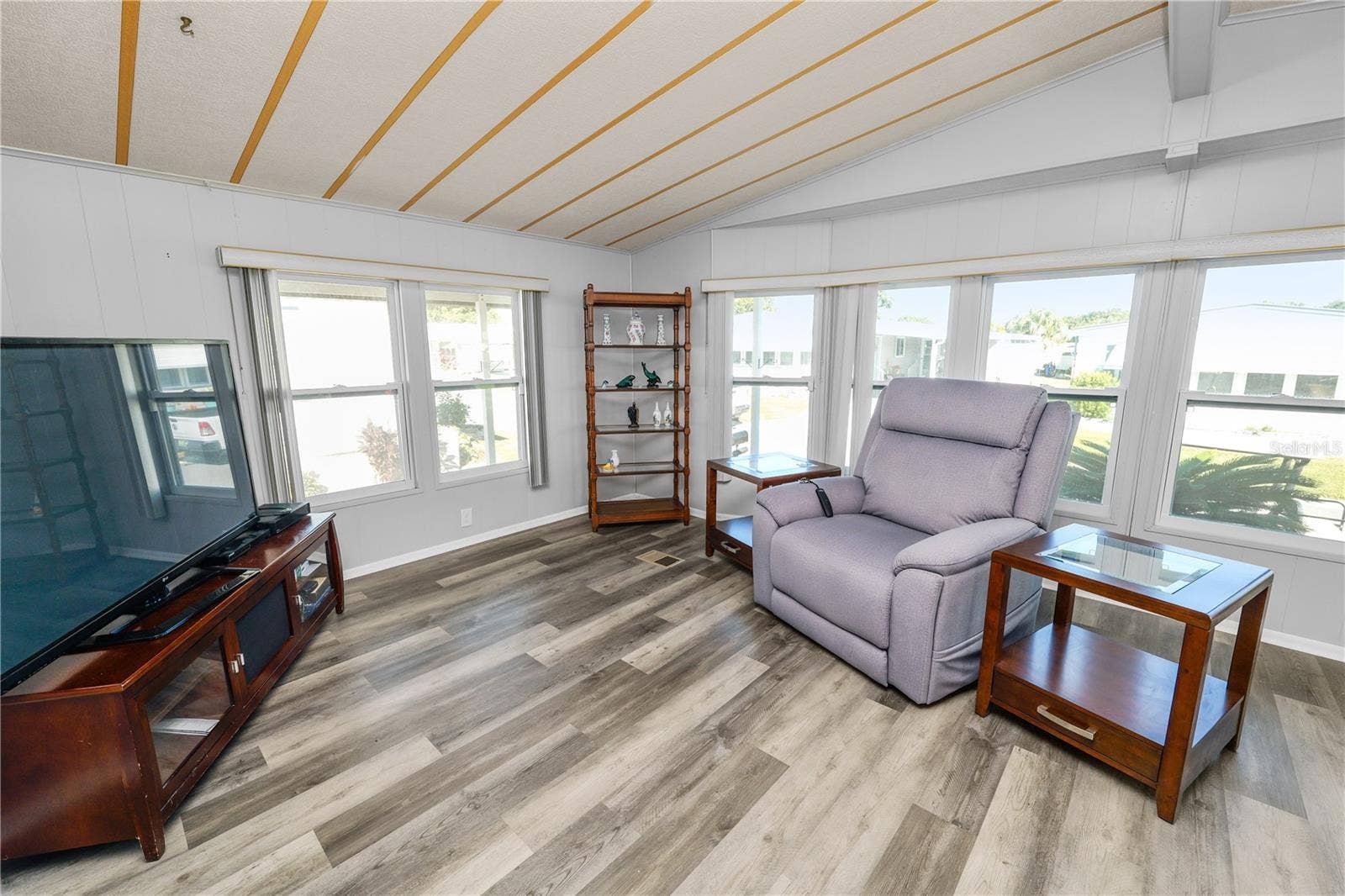 918 PINE RIDGE DRIVE, Lakeland, FL 33809 918 PINE RIDGE DRIVE, Lakeland, FL 33809