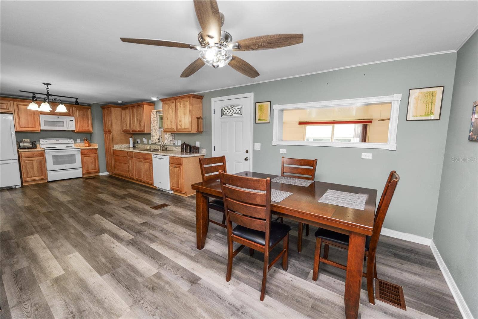 918 PINE RIDGE DRIVE, Lakeland, FL 33809 918 PINE RIDGE DRIVE, Lakeland, FL 33809