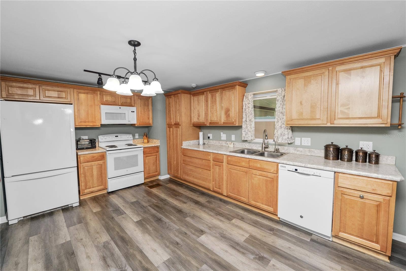 918 PINE RIDGE DRIVE, Lakeland, FL 33809 918 PINE RIDGE DRIVE, Lakeland, FL 33809