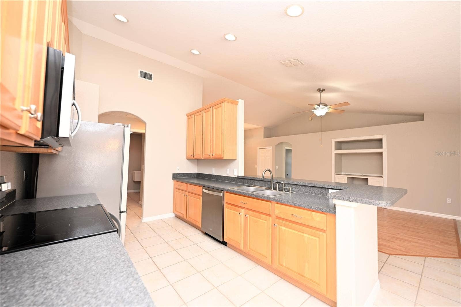 3518 REMINGTON OAKS WAY, Lakeland, FL 33810 3518 REMINGTON OAKS WAY, Lakeland, FL 33810