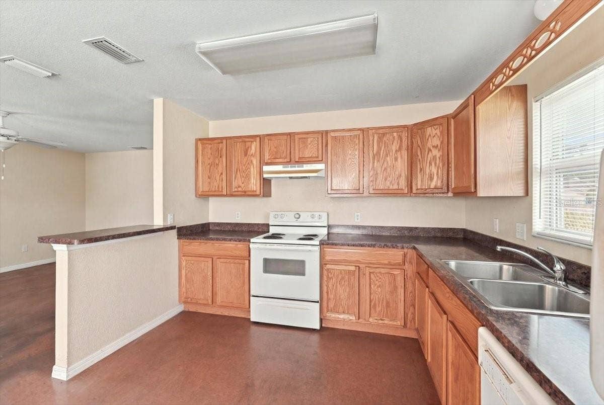 881 5TH STREET, Winter Haven, FL 33881 881 5TH STREET, Winter Haven, FL 33881