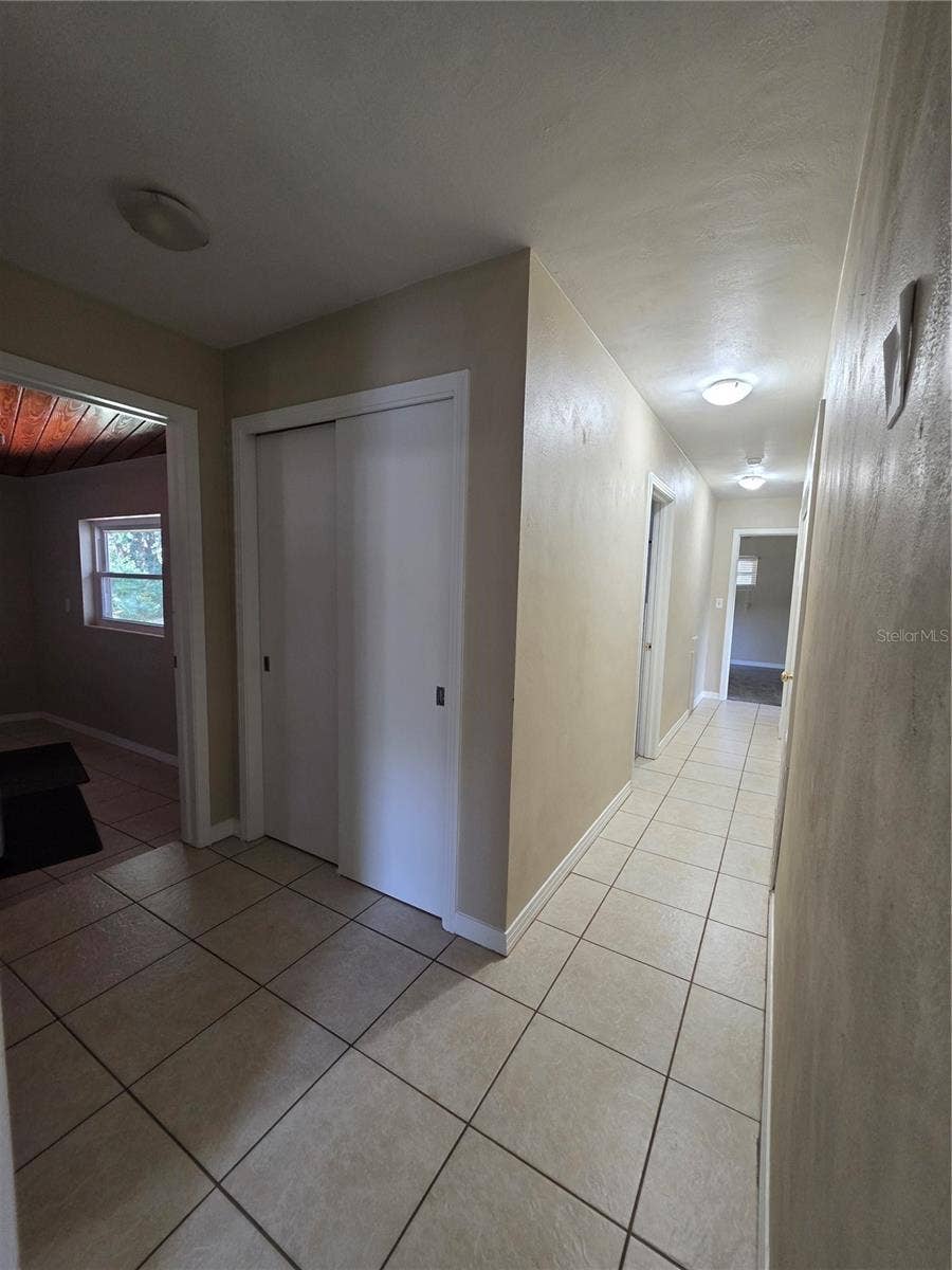 1641 MEADOWBROOK AVENUE, Lakeland, FL 33803 1641 MEADOWBROOK AVENUE, Lakeland, FL 33803