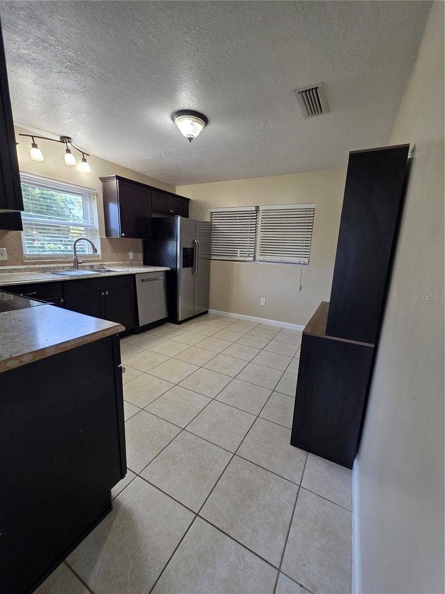 1641 MEADOWBROOK AVENUE, Lakeland, FL 33803 1641 MEADOWBROOK AVENUE, Lakeland, FL 33803