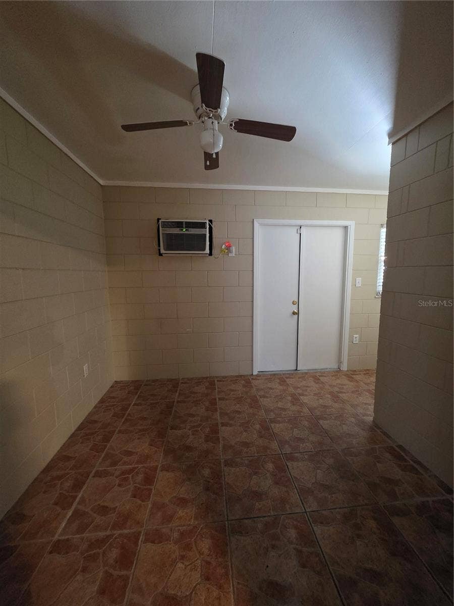 1641 MEADOWBROOK AVENUE, Lakeland, FL 33803 1641 MEADOWBROOK AVENUE, Lakeland, FL 33803