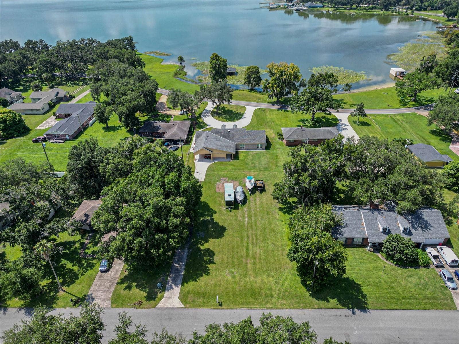 913 CRESTVIEW DRIVE, Auburndale, FL 33823