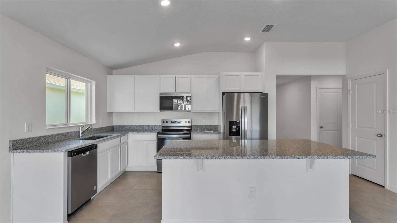 809 WEDGEWOOD STREET, Lake Wales, FL 33859