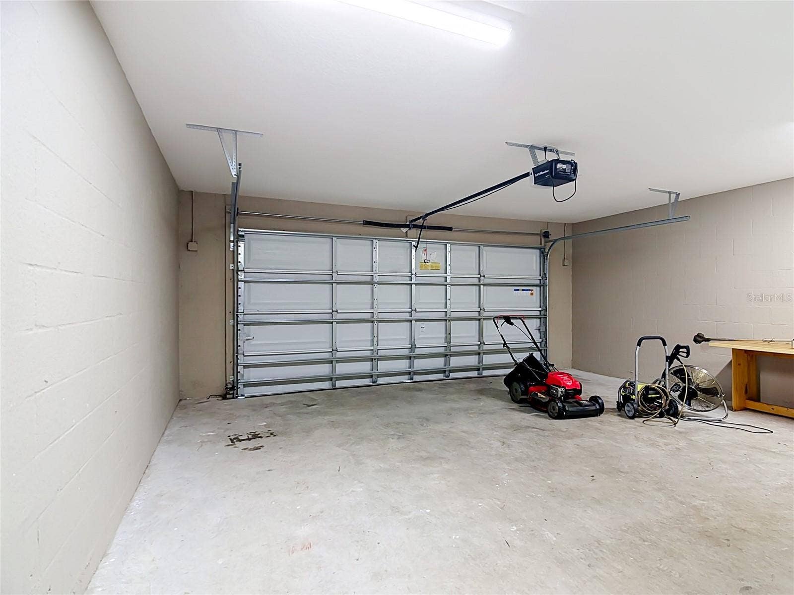 315 WALNUT ST, Auburndale, FL 33823