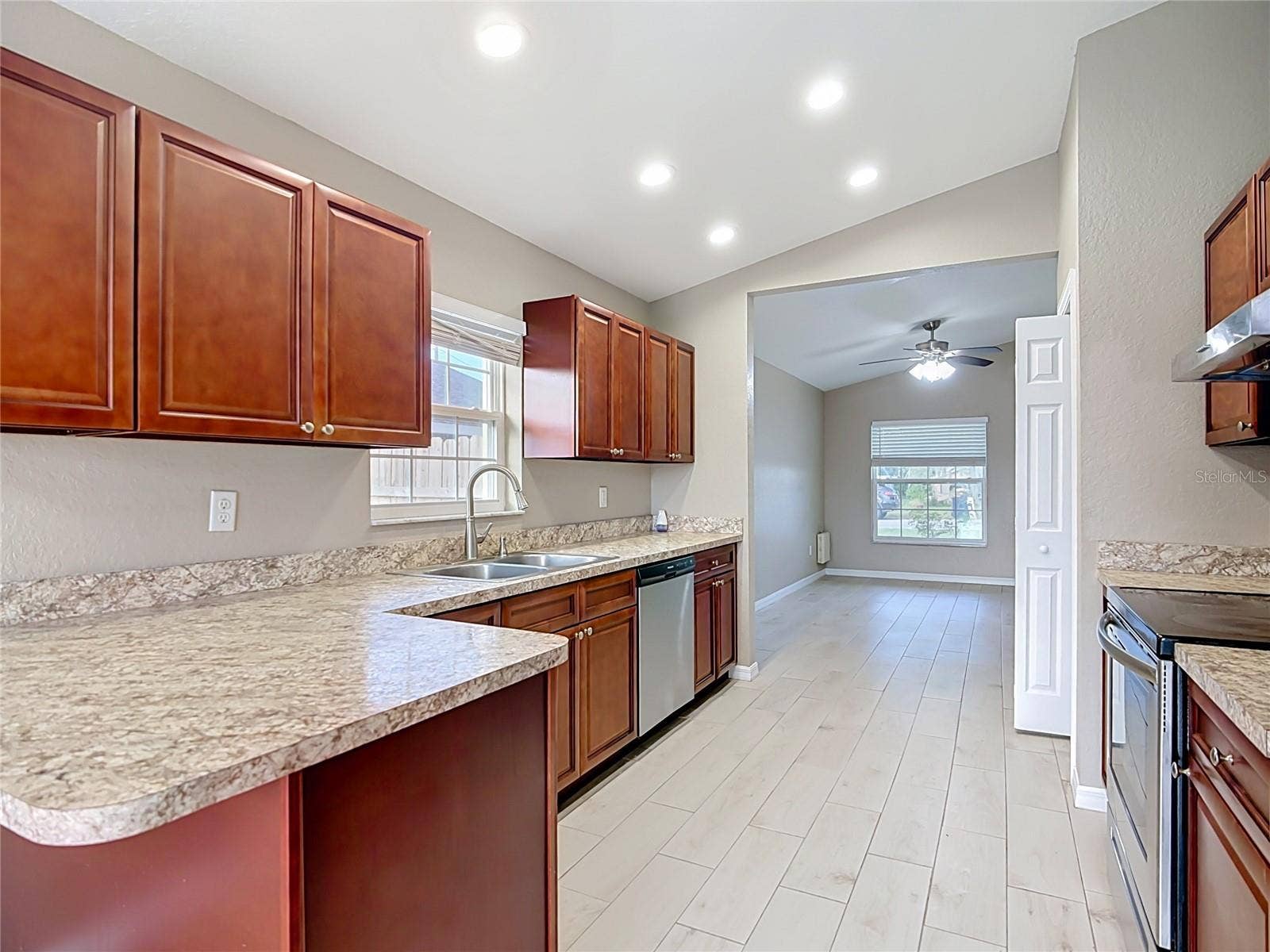 315 WALNUT ST, Auburndale, FL 33823