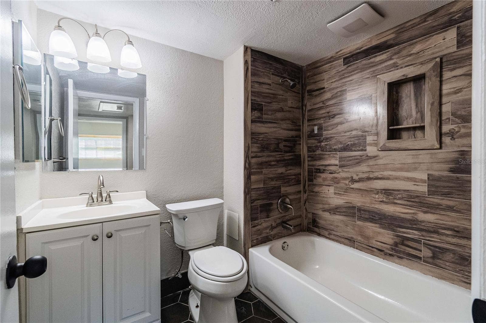 2707 DIXIE ROAD, Lakeland, FL 33801