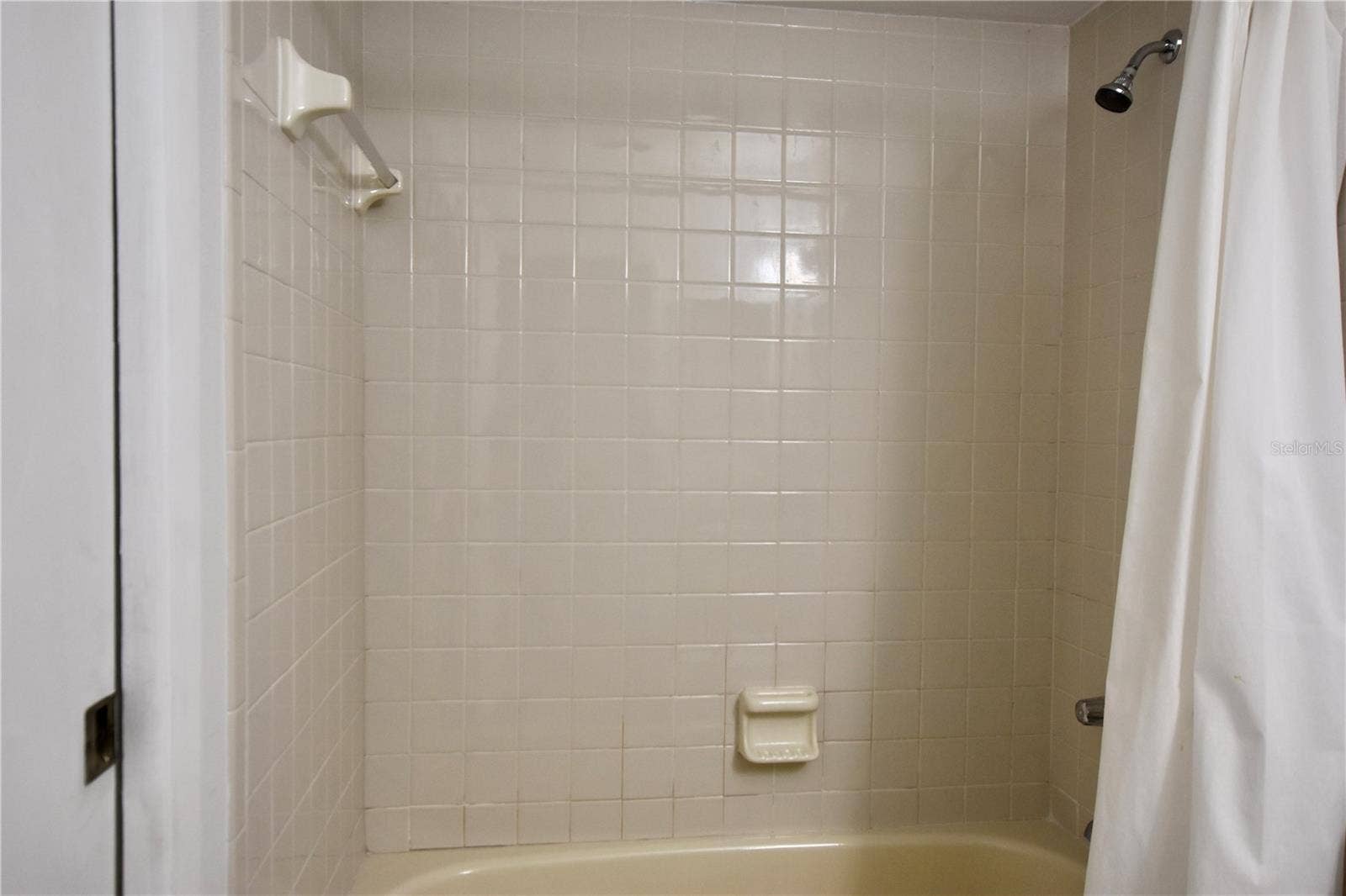 361 LAKE HARRIS DRIVE, Lakeland, FL 33813 361 LAKE HARRIS DRIVE, Lakeland, FL 33813