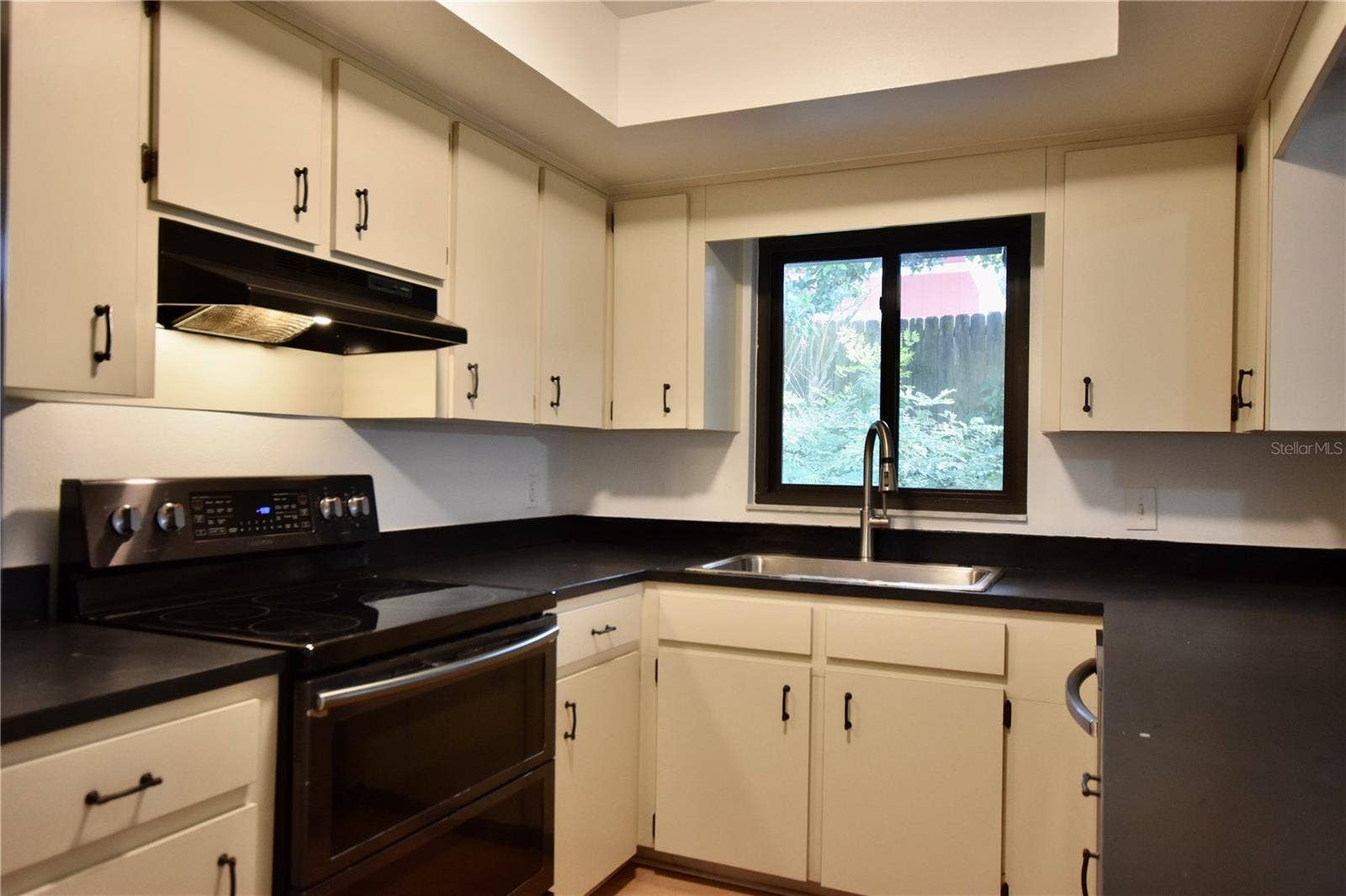 361 LAKE HARRIS DRIVE, Lakeland, FL 33813 361 LAKE HARRIS DRIVE, Lakeland, FL 33813