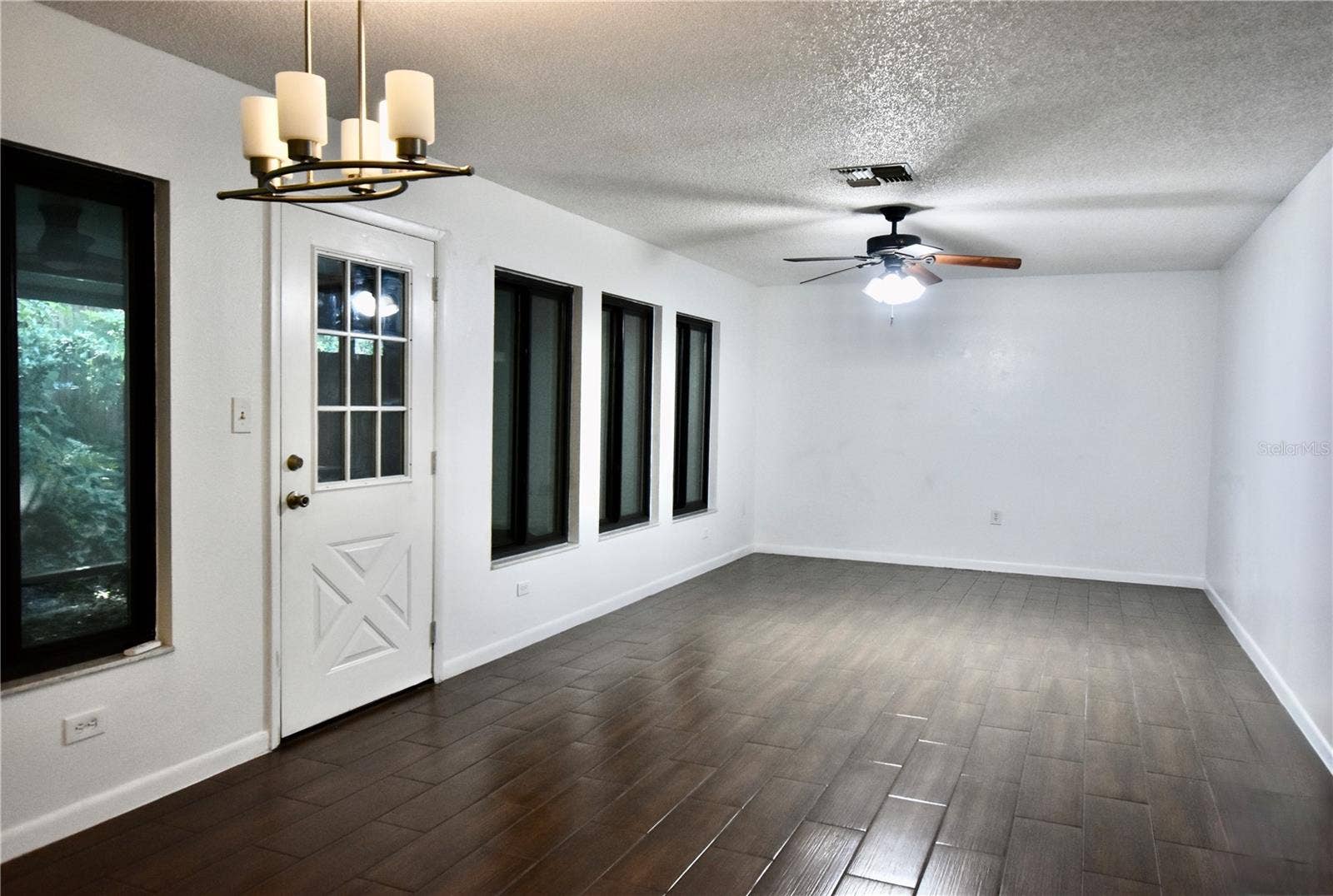 361 LAKE HARRIS DRIVE, Lakeland, FL 33813 Dining/Living room