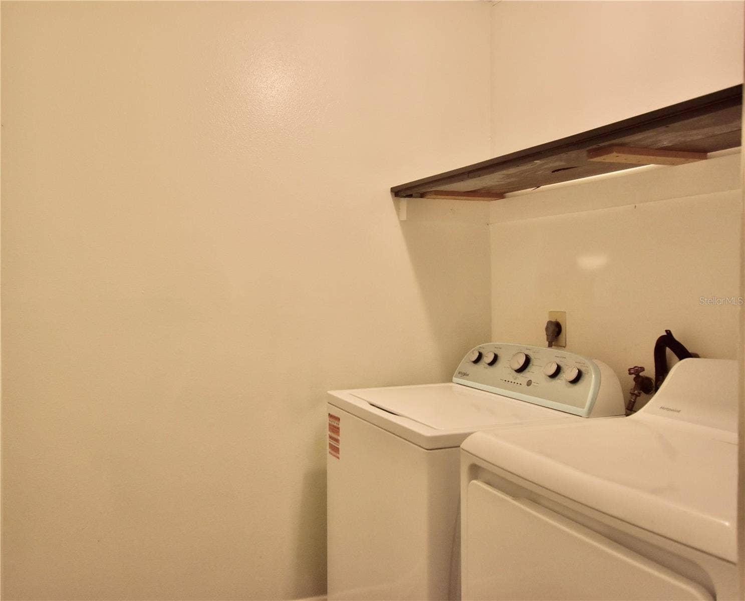 361 LAKE HARRIS DRIVE, Lakeland, FL 33813 Laundry room