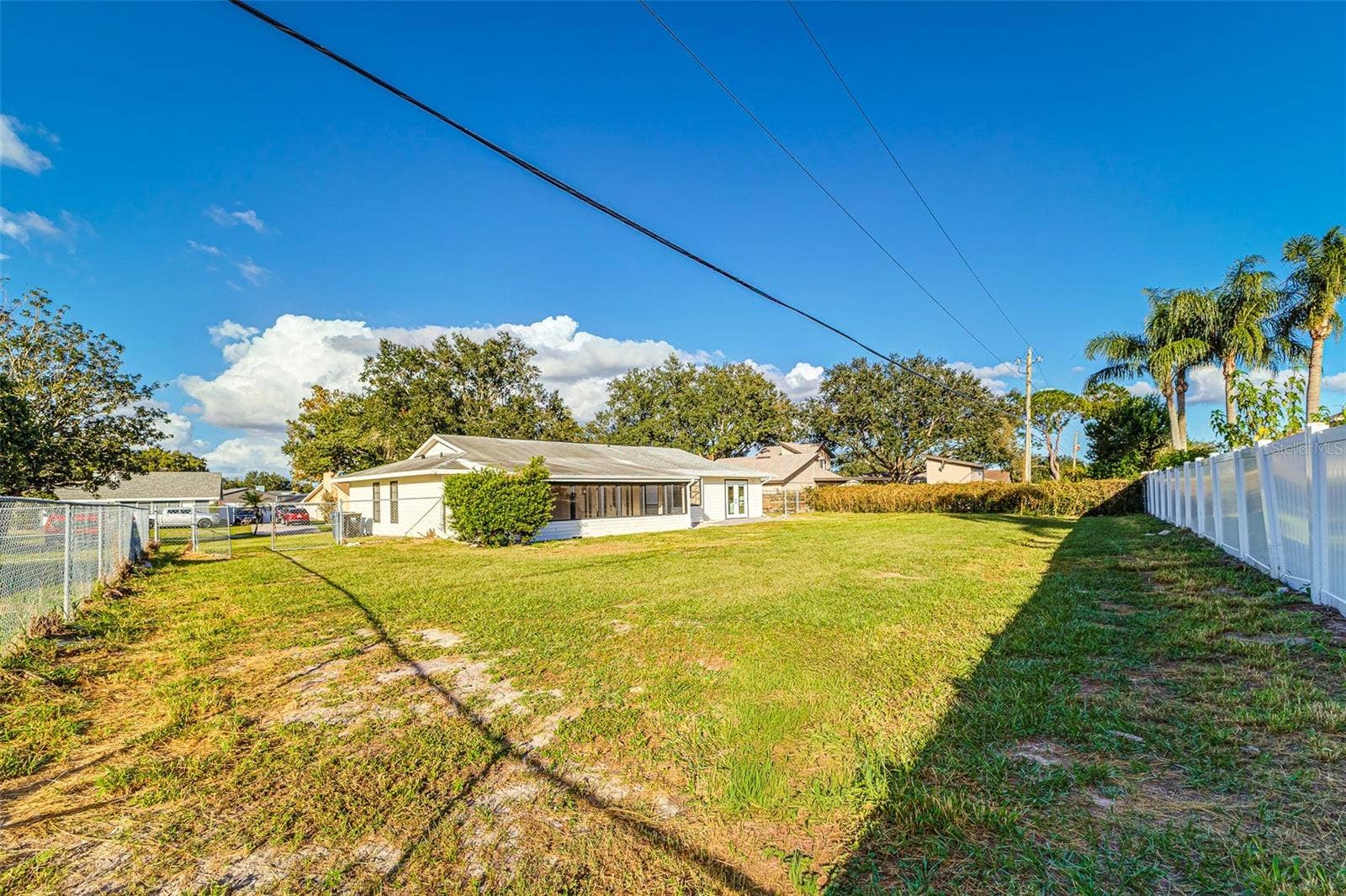 Large Fenced Yard