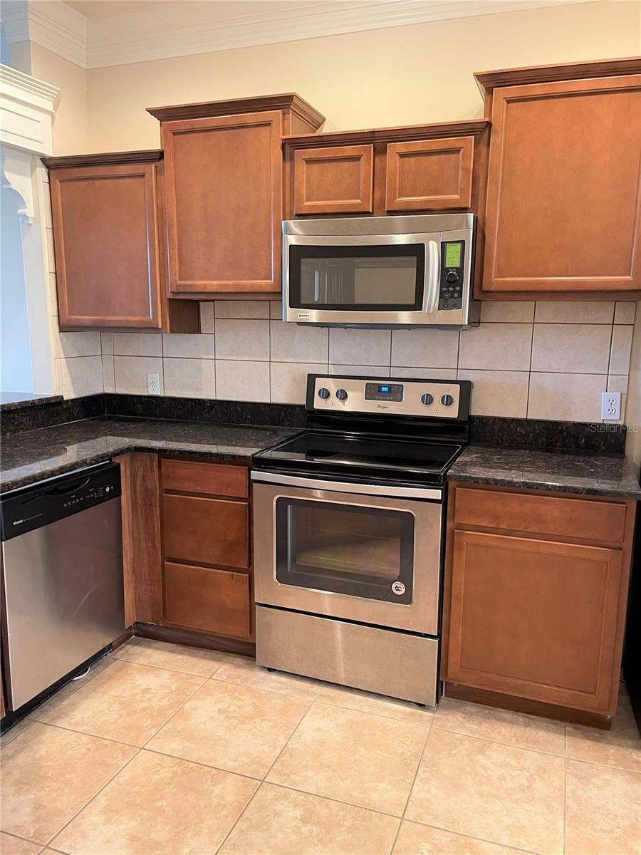 489 ENCLAVE PLACE, #31, Lakeland, FL 33803 489 ENCLAVE PLACE, #31, Lakeland, FL 33803