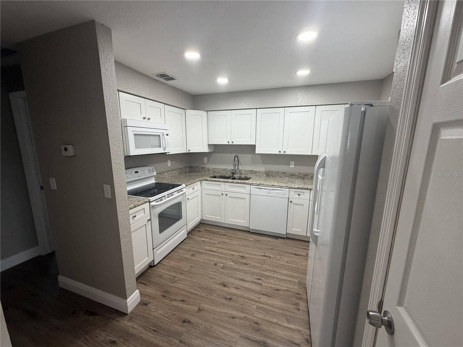 220 VILLAGE CREST COURT, Lakeland, FL 33809 220 VILLAGE CREST COURT, Lakeland, FL 33809