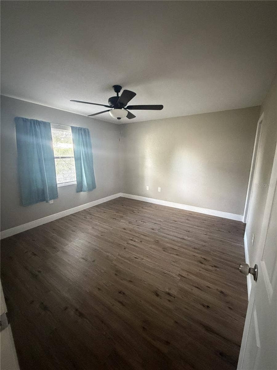 220 VILLAGE CREST COURT, Lakeland, FL 33809 Primary bedroom