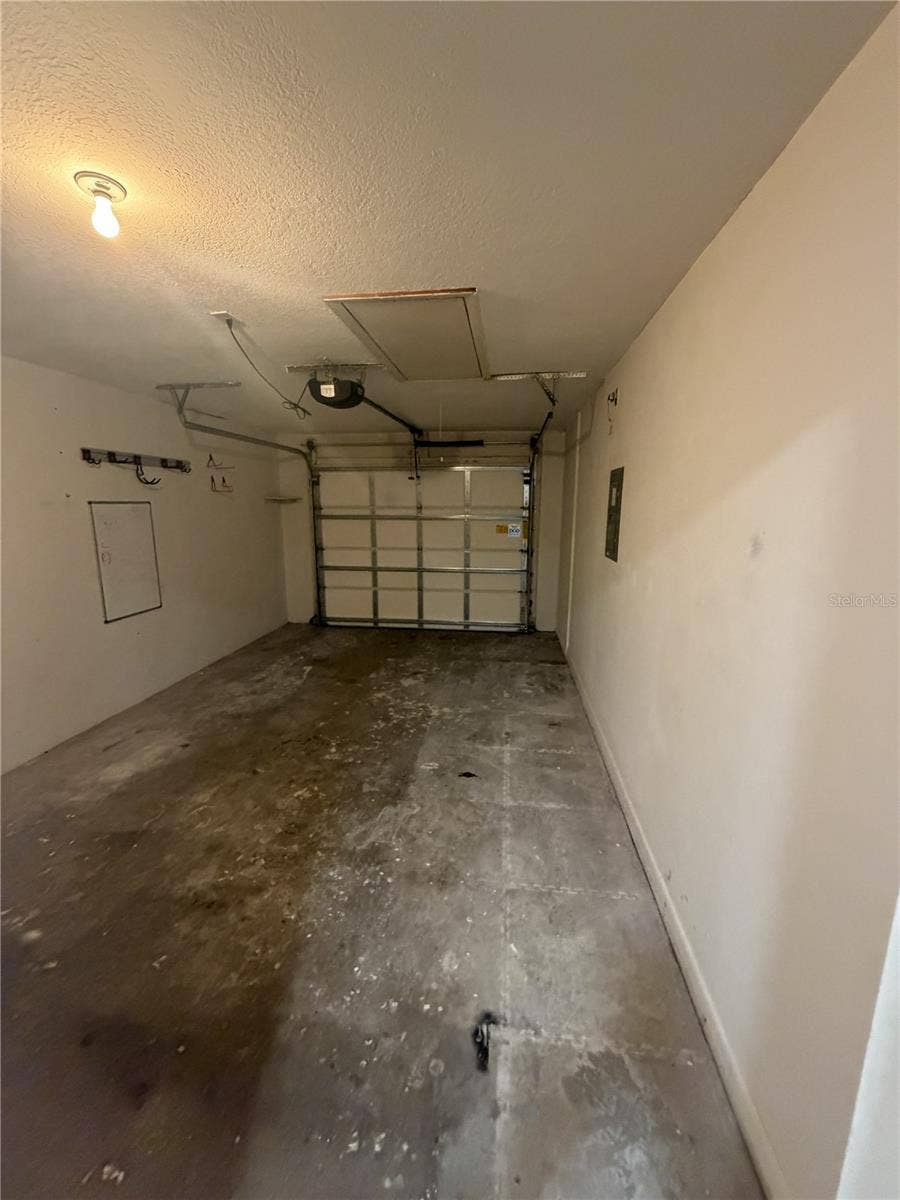 220 VILLAGE CREST COURT, Lakeland, FL 33809 220 VILLAGE CREST COURT, Lakeland, FL 33809