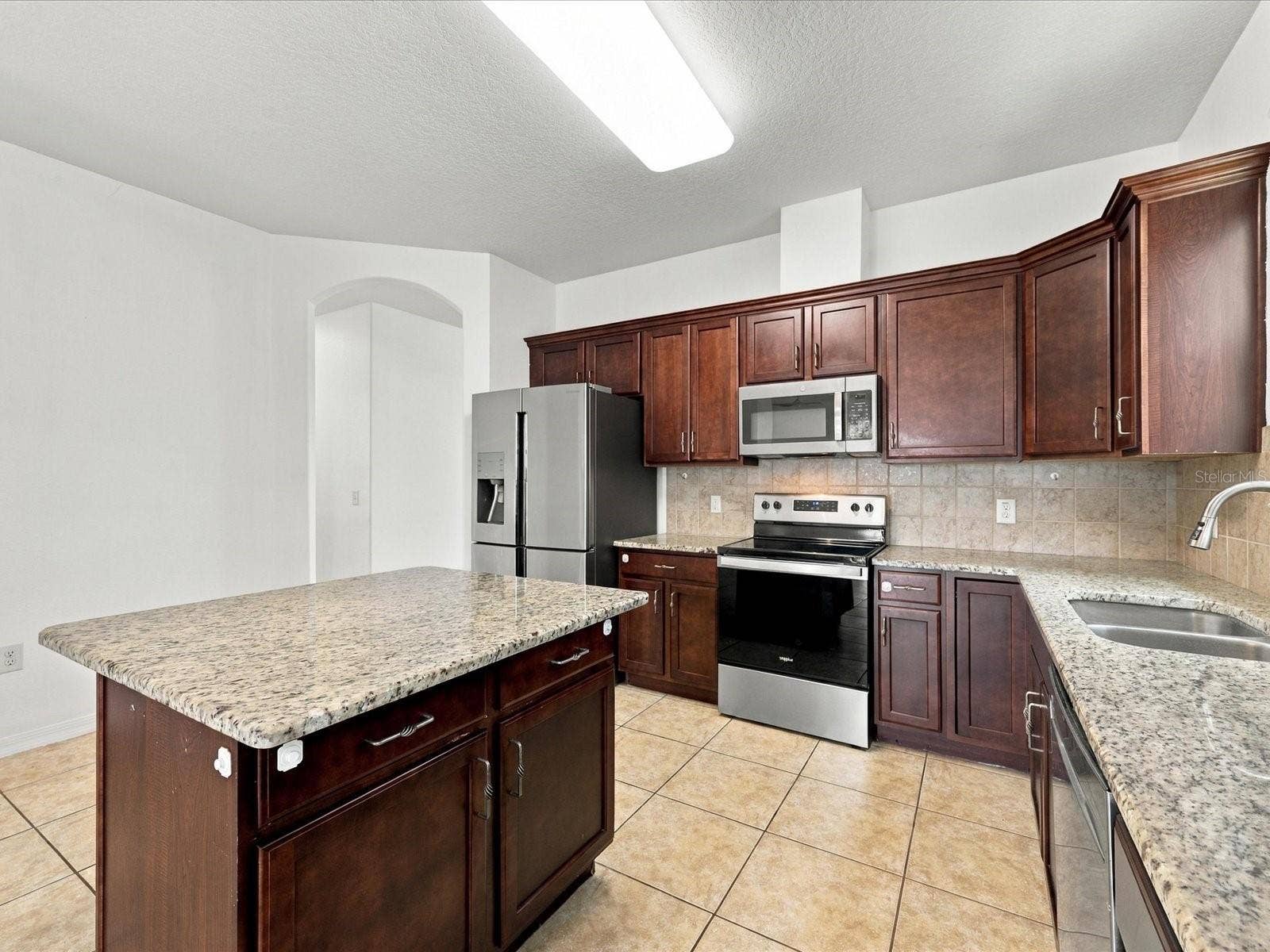 2191 ONTARIO WAY, Lakeland, FL 33805 2191 ONTARIO WAY, Lakeland, FL 33805