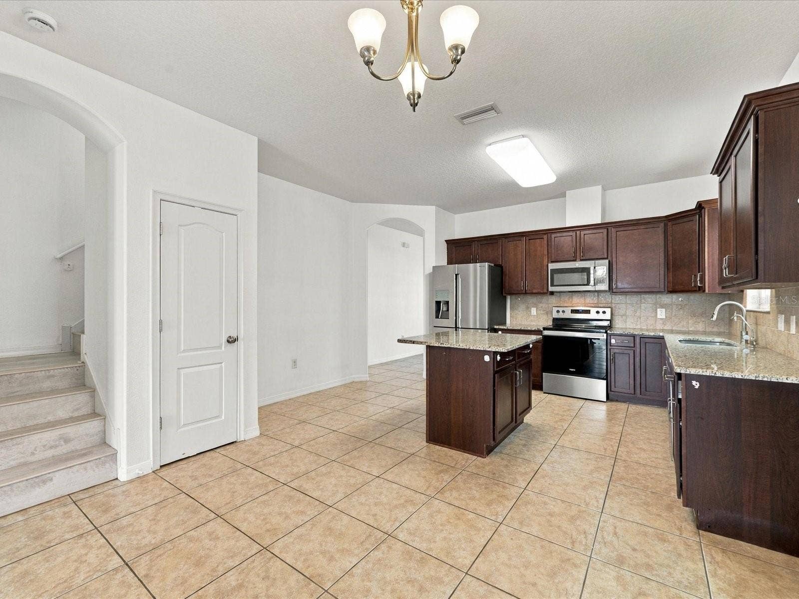 2191 ONTARIO WAY, Lakeland, FL 33805 2191 ONTARIO WAY, Lakeland, FL 33805