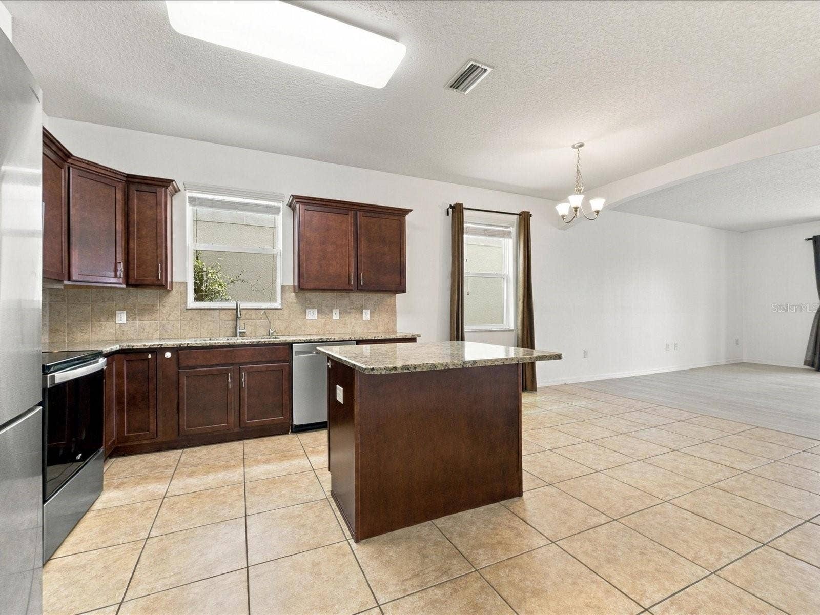 2191 ONTARIO WAY, Lakeland, FL 33805 2191 ONTARIO WAY, Lakeland, FL 33805