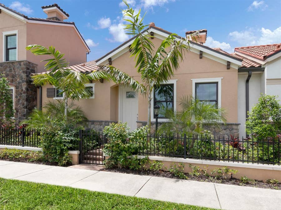 Property photo for 930 E VENICE AVENUE, Venice, FL