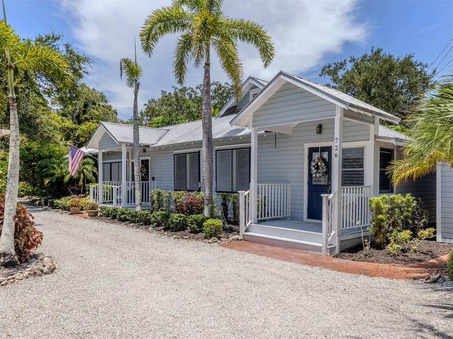 Property photo for 726 EAGLE POINT DRIVE, Venice, FL