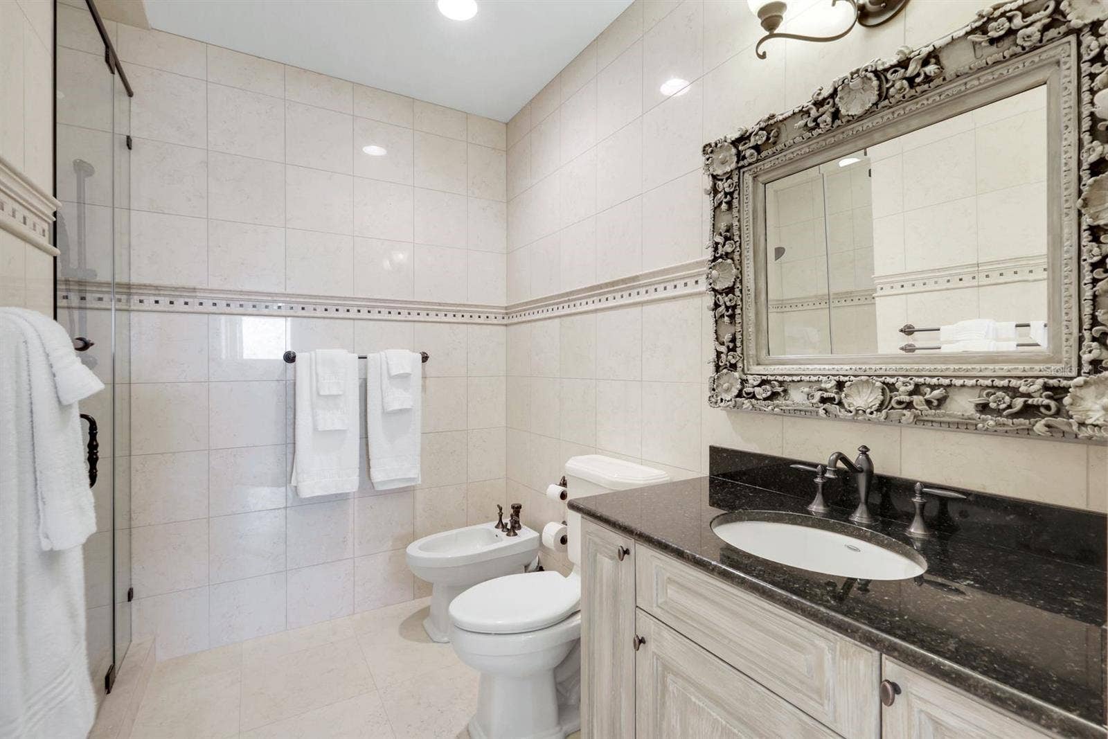 7159 MANASOTA KEY ROAD, Englewood, FL 34223 guest bathroom ensuite