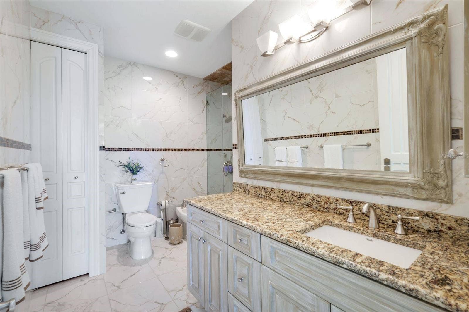 7159 MANASOTA KEY ROAD, Englewood, FL 34223 guest bathroom ensuite