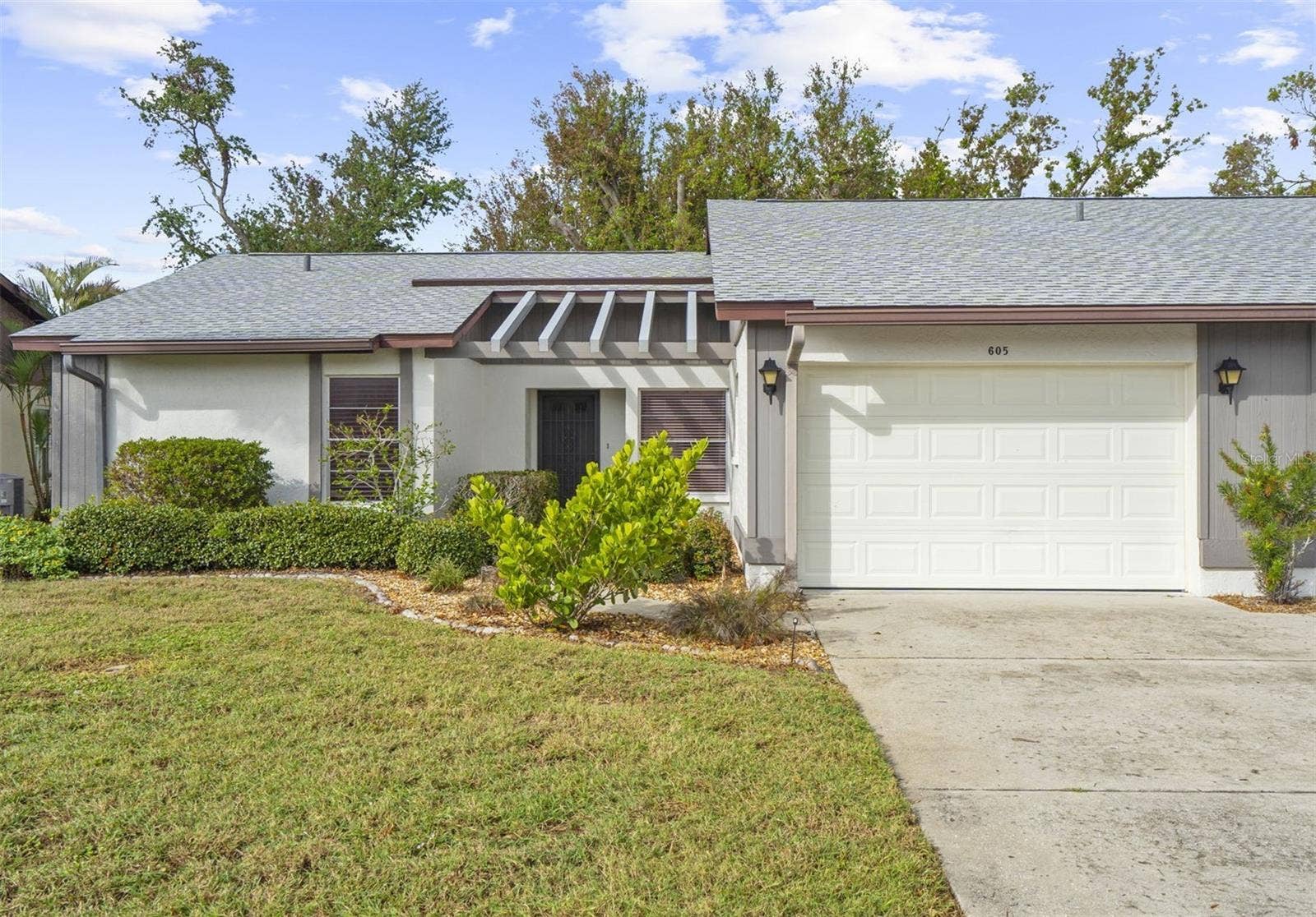 605 APPLE LANE, Englewood, FL 34223 Front