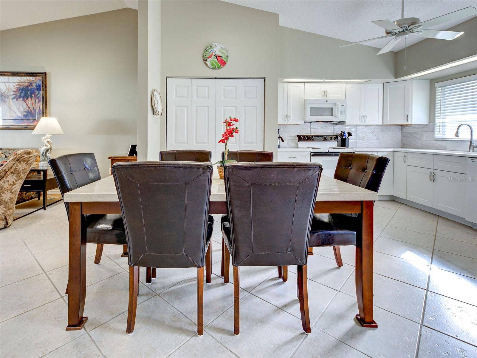 eat in kitchen 16 x 15....family/friends time