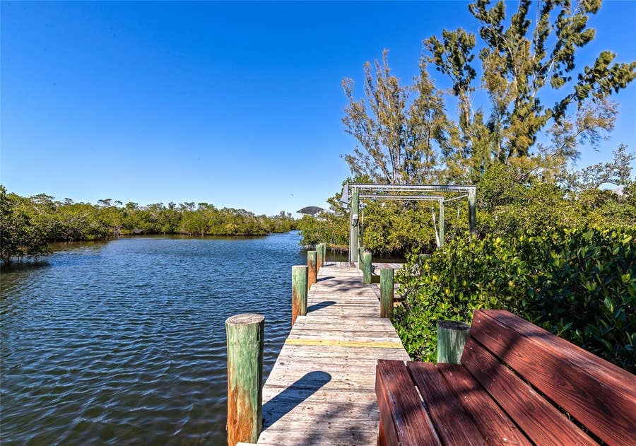 Property photo for 950 OXFORD DRIVE, Englewood, FL