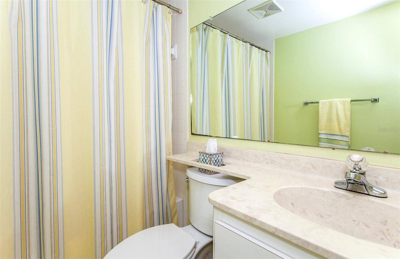 862 BIRD BAY WAY, #194, Venice, FL 34285 Guest Bathroom