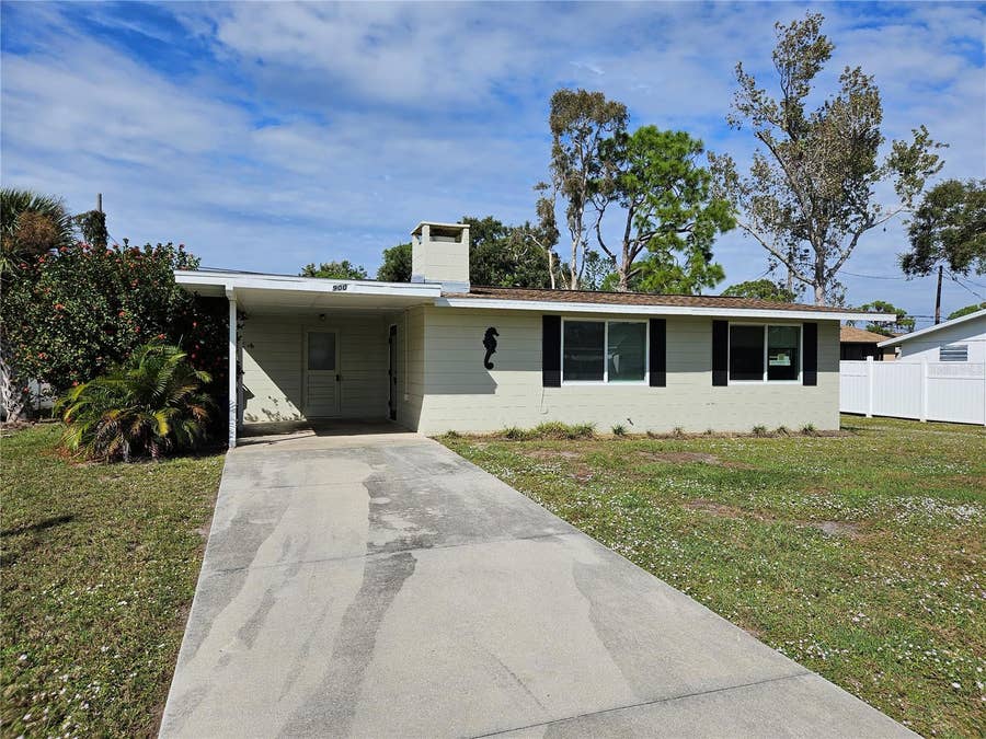 Property photo for 900 NANTUCKET ROAD, Venice, FL