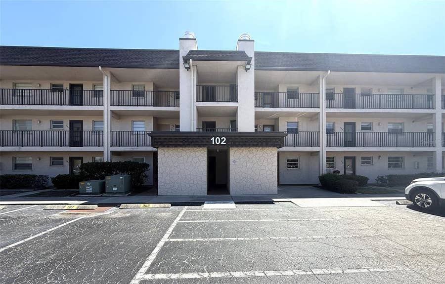 Property photo for 102 CAPRI ISLES BOULEVARD, #306, Venice, FL