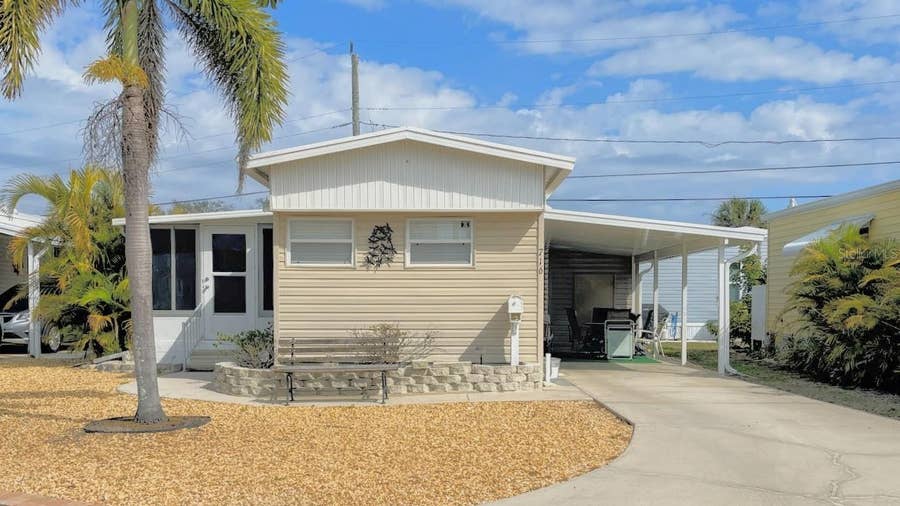 Property photo for 716 CAREFREE, Venice, FL
