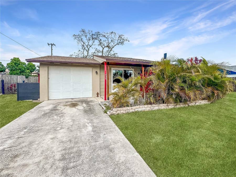 Property photo for 934 FUNDY ROAD, Venice, FL