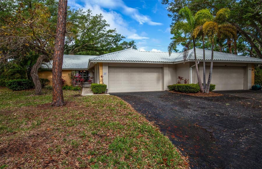 Property photo for 247 SOUTHAMPTON LANE, #272, Venice, FL