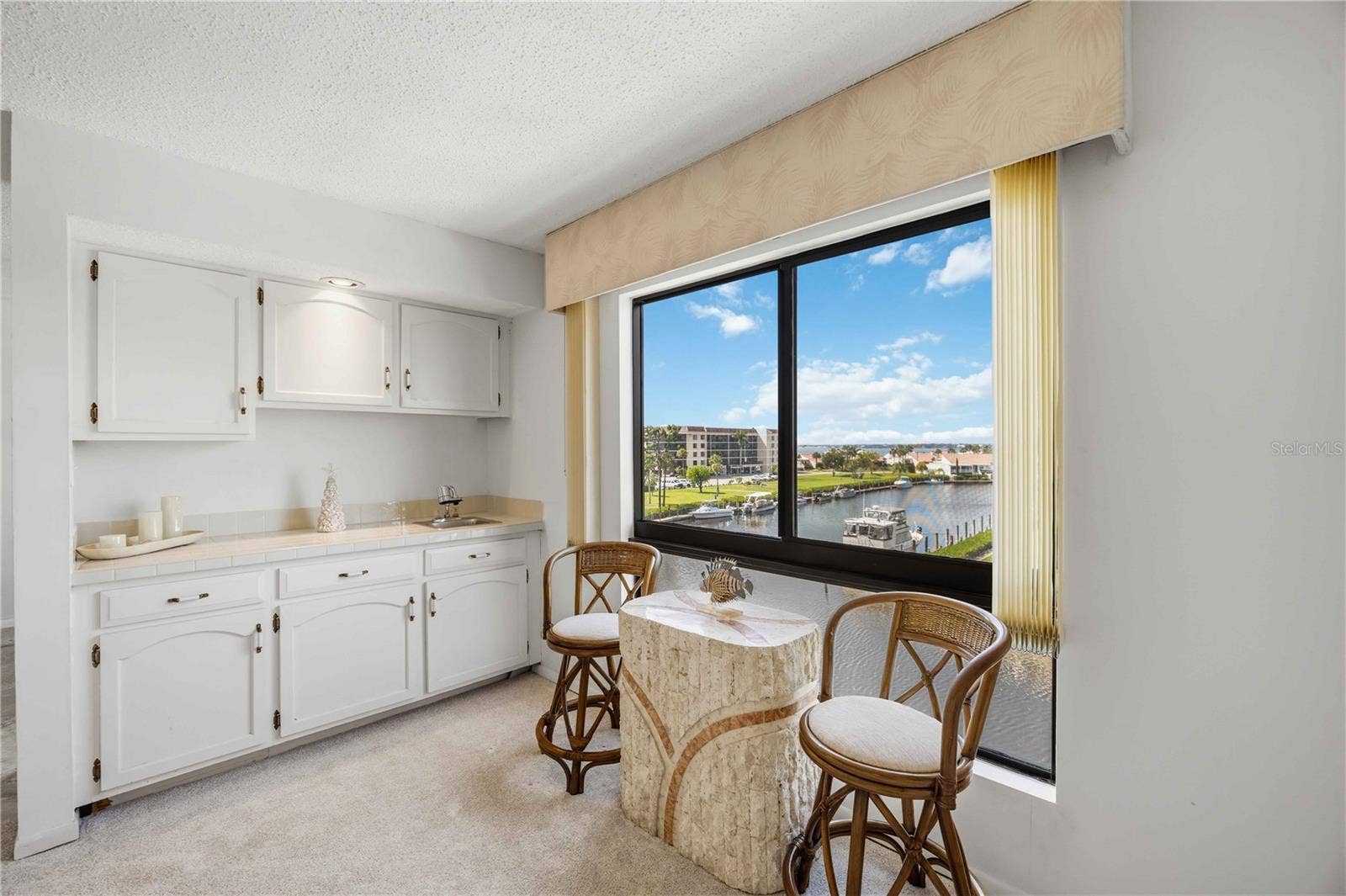 25188 MARION AVENUE, #D308, Punta Gorda, FL 33950 Sitting Area Wet Bar