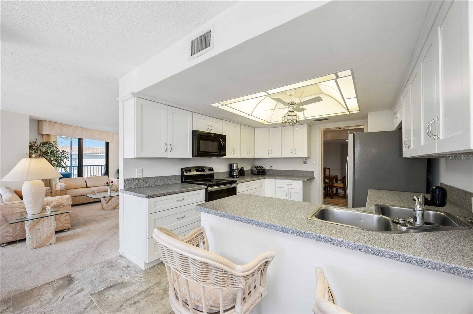25188 MARION AVENUE, #D308, Punta Gorda, FL 33950 Kitchen Bar