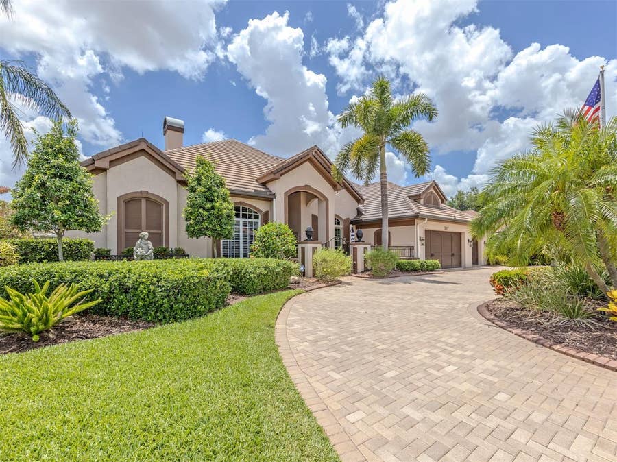Property photo for 302 STONE BRIAR CREEK DRIVE, Venice, FL