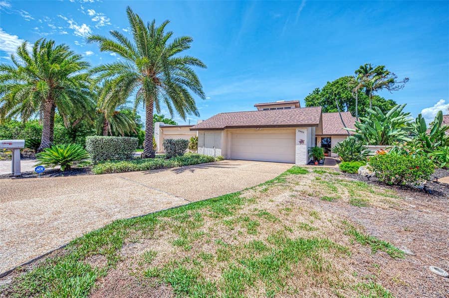 Property photo for 5903 LA VISTA LANE, Bradenton, FL