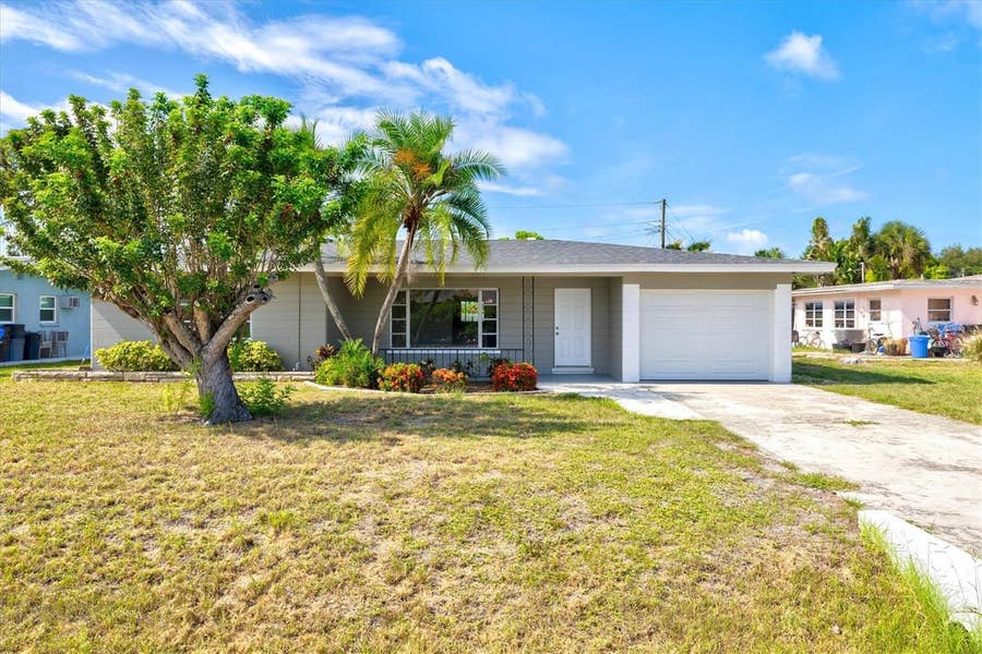 Property photo for 106 AURORA STREET E, Venice, FL