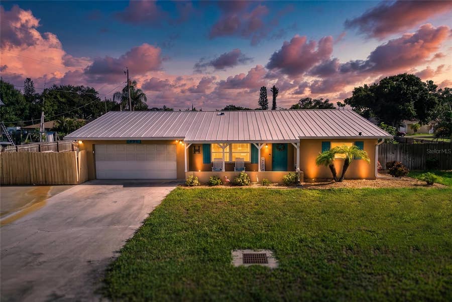 Property photo for 895 E BAFFIN DRIVE, Venice, FL